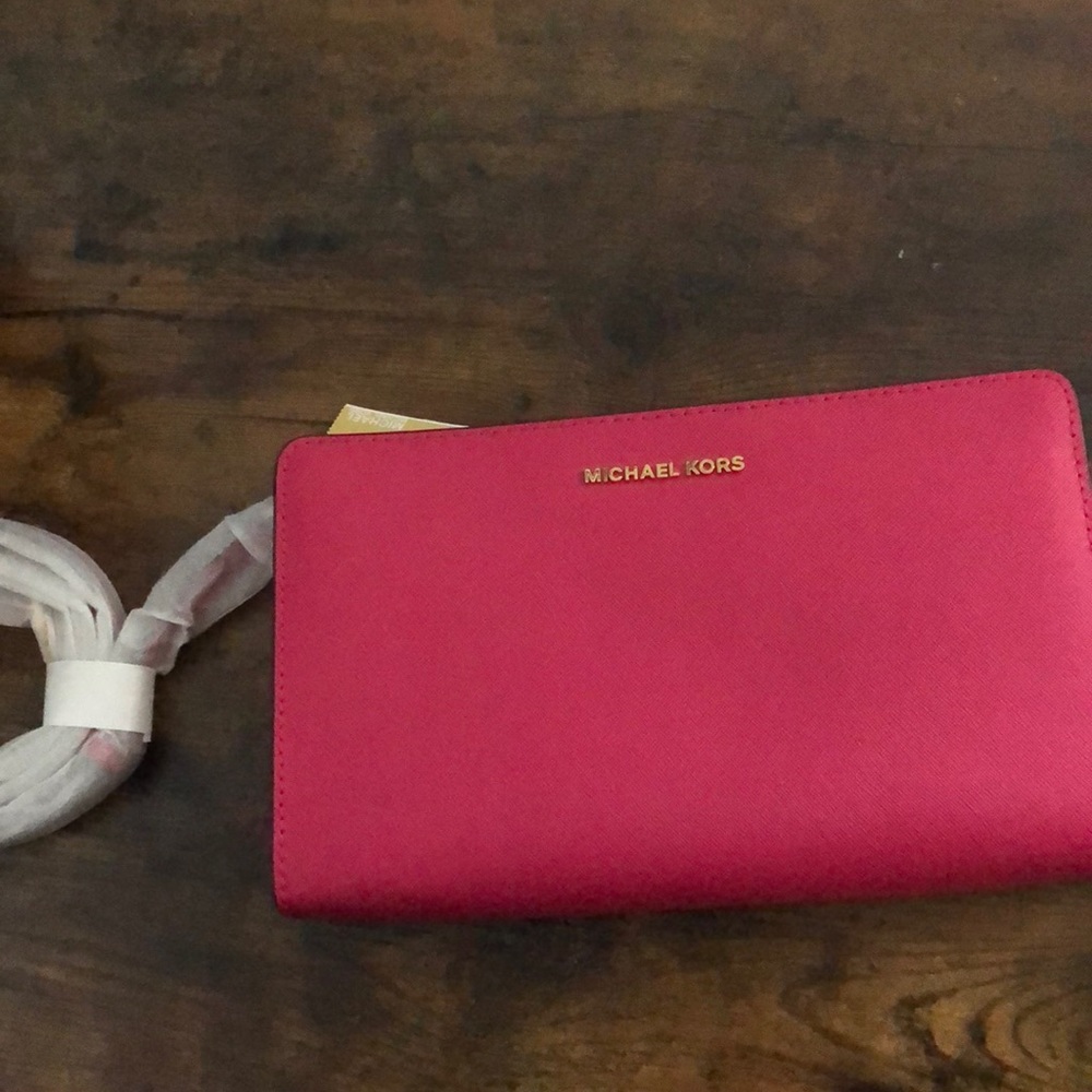 New With Tag Large Michael Kors Crossbody Clutch Bag